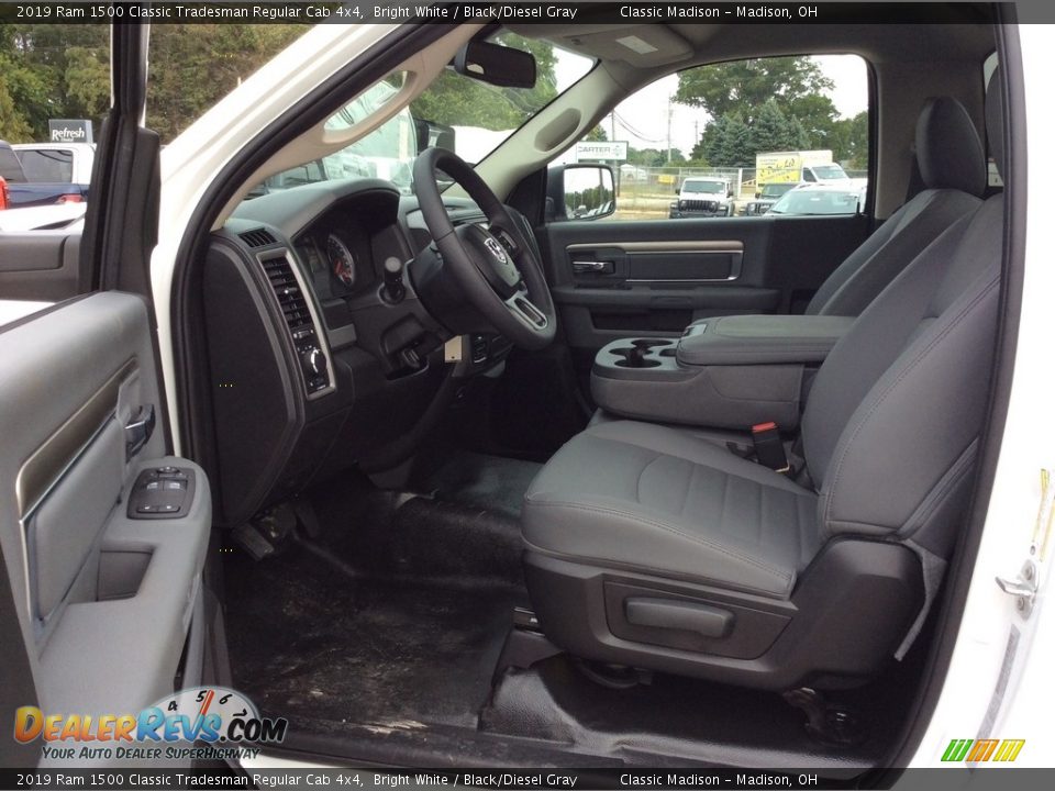 2019 Ram 1500 Classic Tradesman Regular Cab 4x4 Bright White / Black/Diesel Gray Photo #12