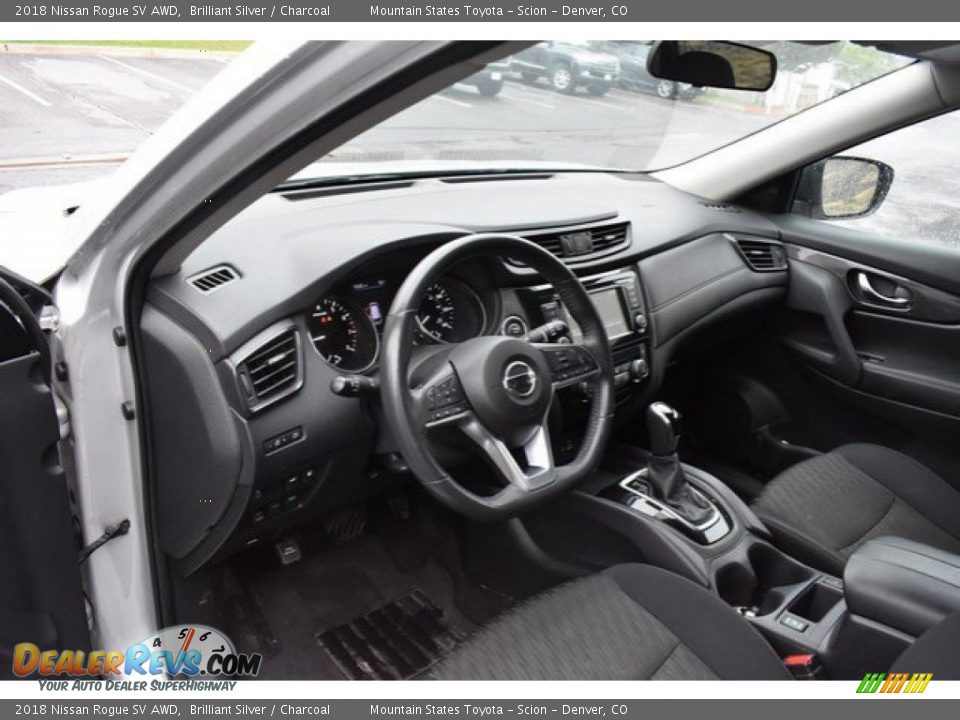 2018 Nissan Rogue SV AWD Brilliant Silver / Charcoal Photo #10
