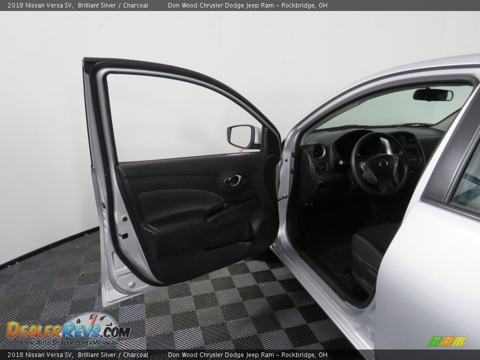 2018 Nissan Versa SV Brilliant Silver / Charcoal Photo #17