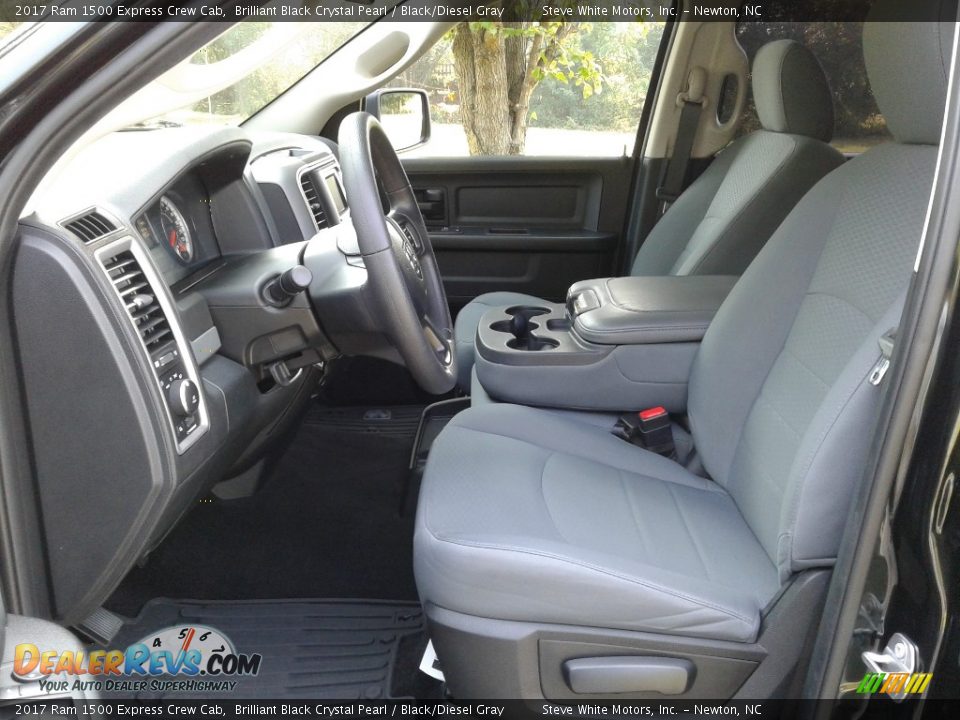 2017 Ram 1500 Express Crew Cab Brilliant Black Crystal Pearl / Black/Diesel Gray Photo #10