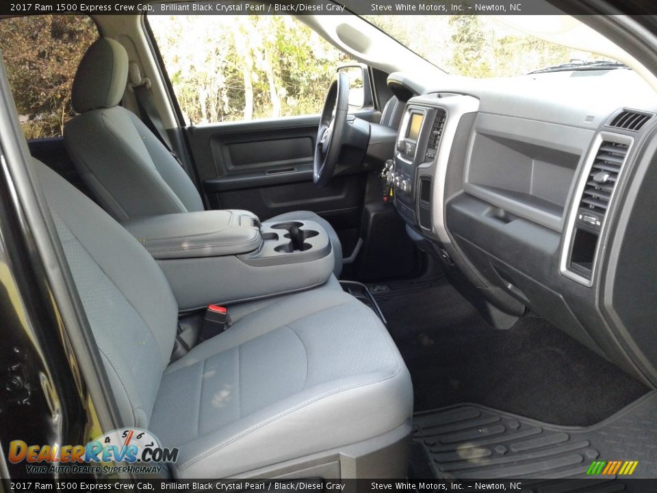 2017 Ram 1500 Express Crew Cab Brilliant Black Crystal Pearl / Black/Diesel Gray Photo #14