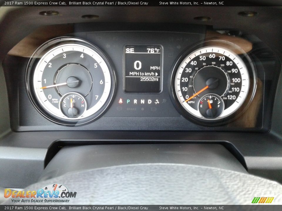 2017 Ram 1500 Express Crew Cab Brilliant Black Crystal Pearl / Black/Diesel Gray Photo #17
