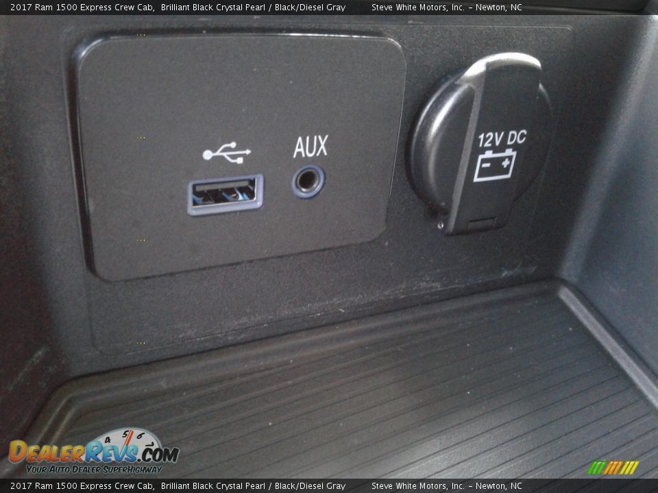 2017 Ram 1500 Express Crew Cab Brilliant Black Crystal Pearl / Black/Diesel Gray Photo #22