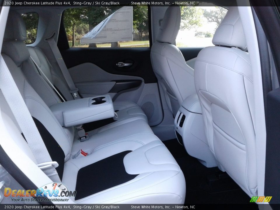 2020 Jeep Cherokee Latitude Plus 4x4 Sting-Gray / Ski Gray/Black Photo #14