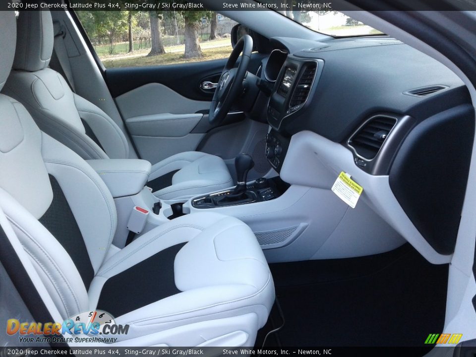2020 Jeep Cherokee Latitude Plus 4x4 Sting-Gray / Ski Gray/Black Photo #15