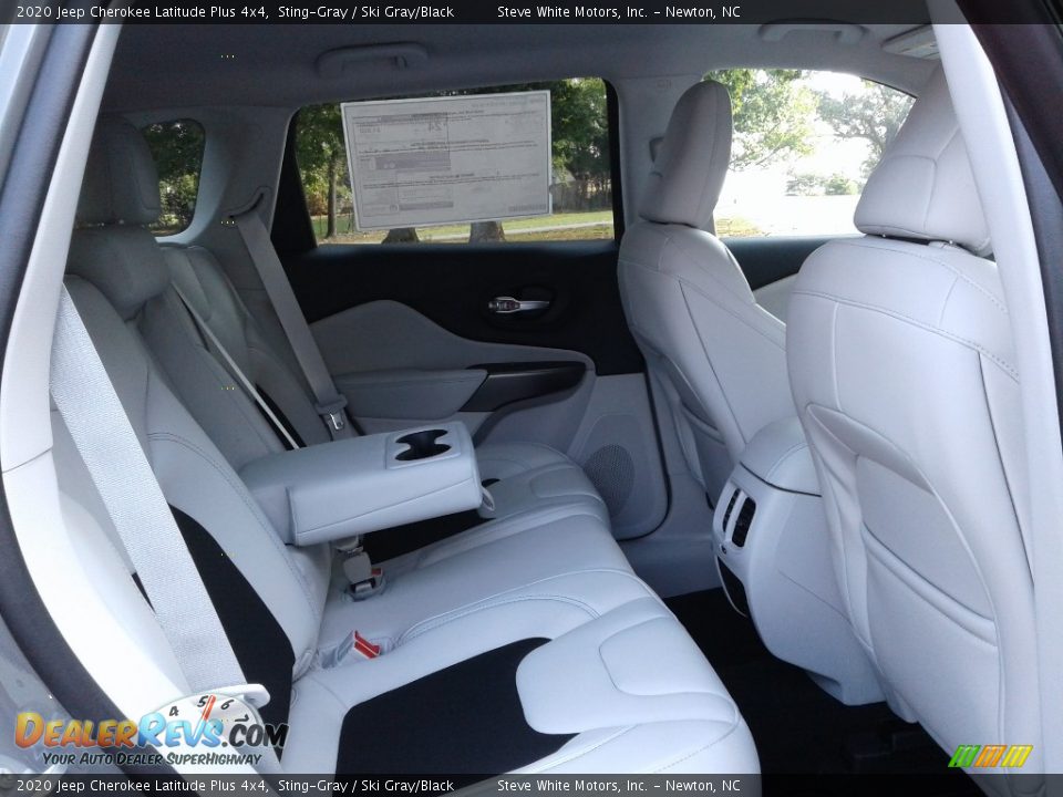 2020 Jeep Cherokee Latitude Plus 4x4 Sting-Gray / Ski Gray/Black Photo #16