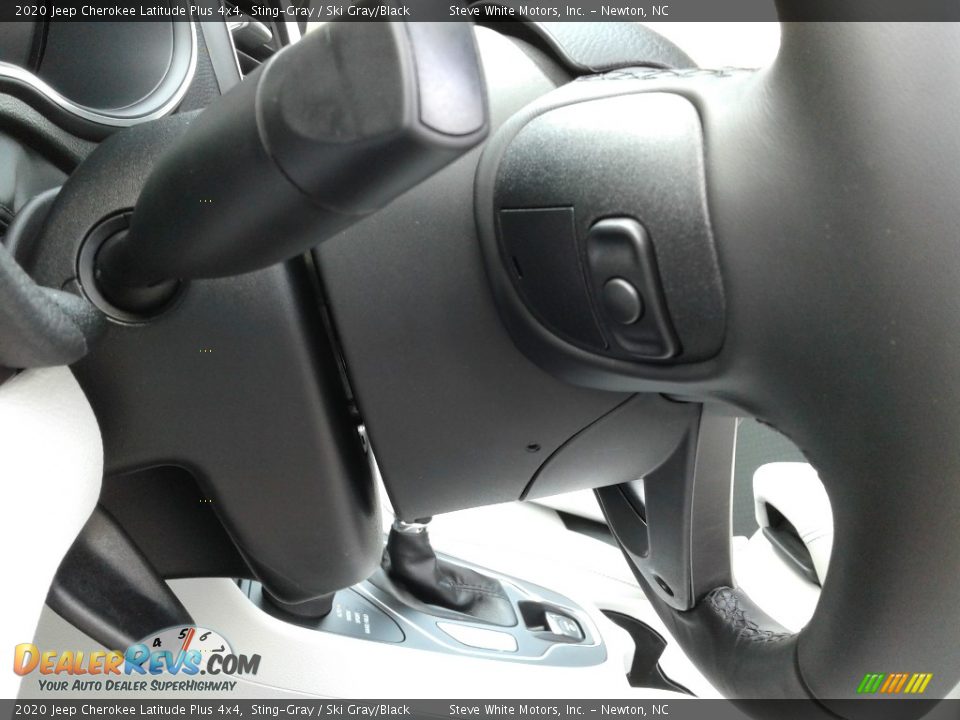 2020 Jeep Cherokee Latitude Plus 4x4 Sting-Gray / Ski Gray/Black Photo #17