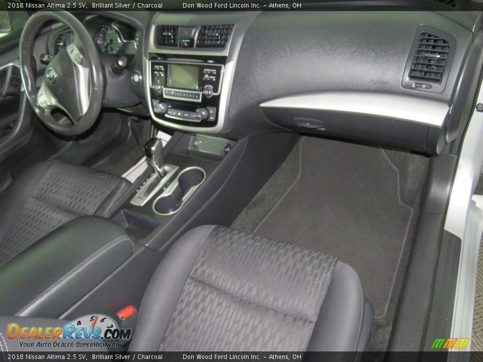 2018 Nissan Altima 2.5 SV Brilliant Silver / Charcoal Photo #27