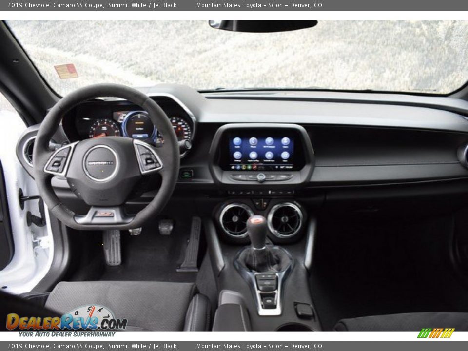 Dashboard of 2019 Chevrolet Camaro SS Coupe Photo #13