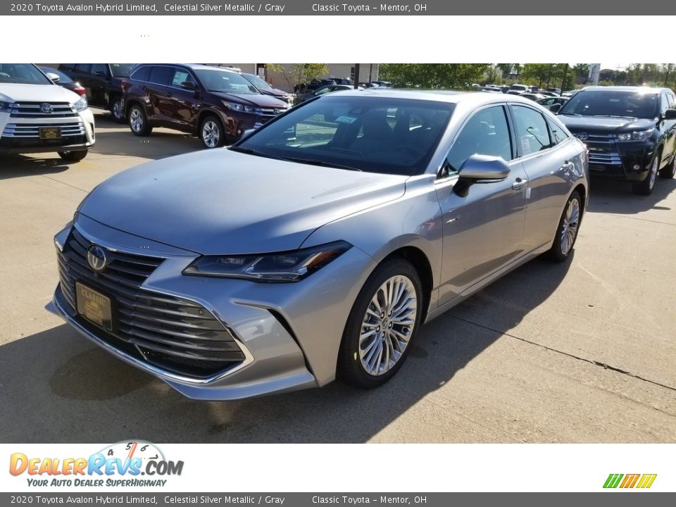 Front 3/4 View of 2020 Toyota Avalon Hybrid Limited Photo #1