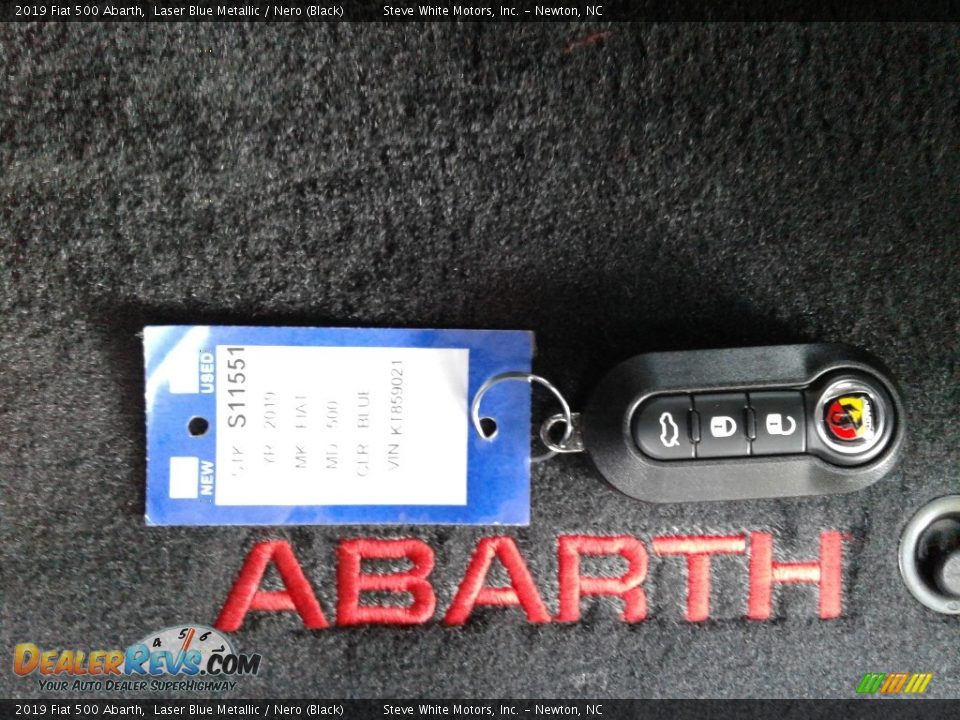 Keys of 2019 Fiat 500 Abarth Photo #25