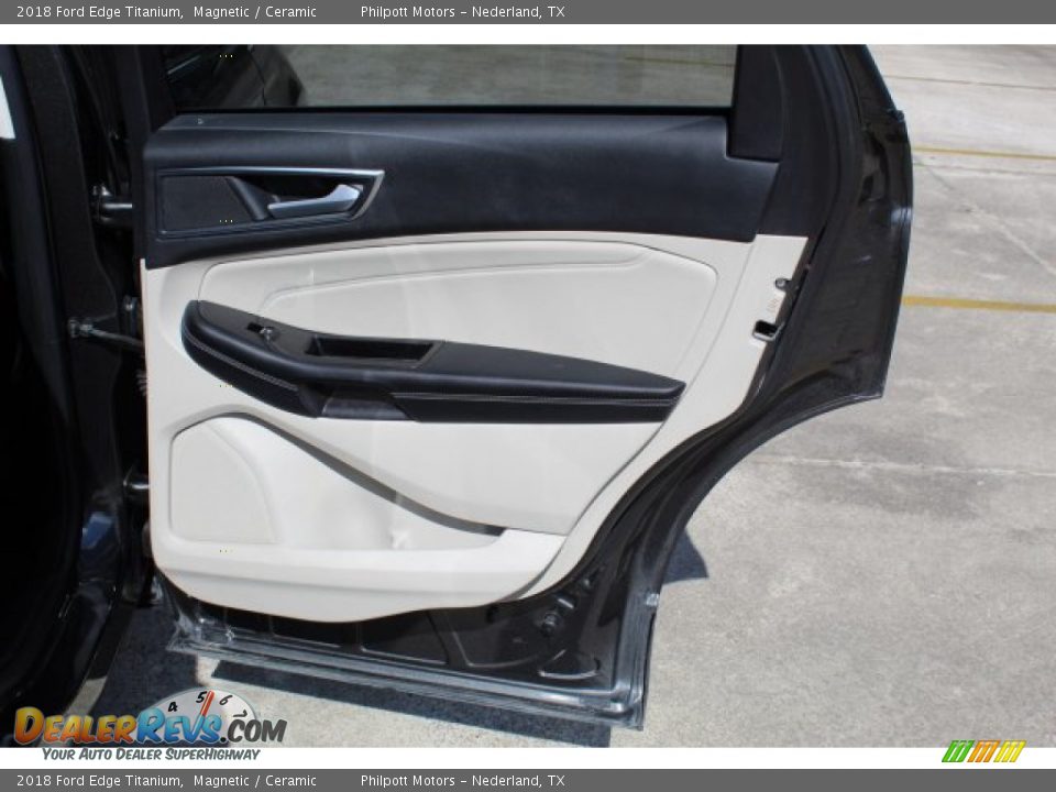 2018 Ford Edge Titanium Magnetic / Ceramic Photo #29