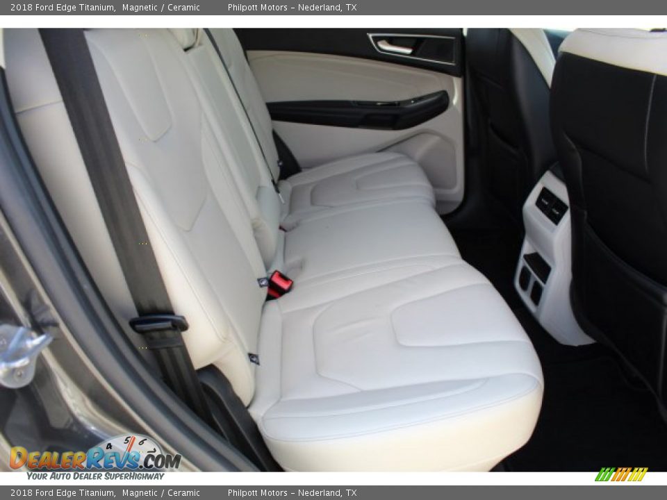 2018 Ford Edge Titanium Magnetic / Ceramic Photo #30