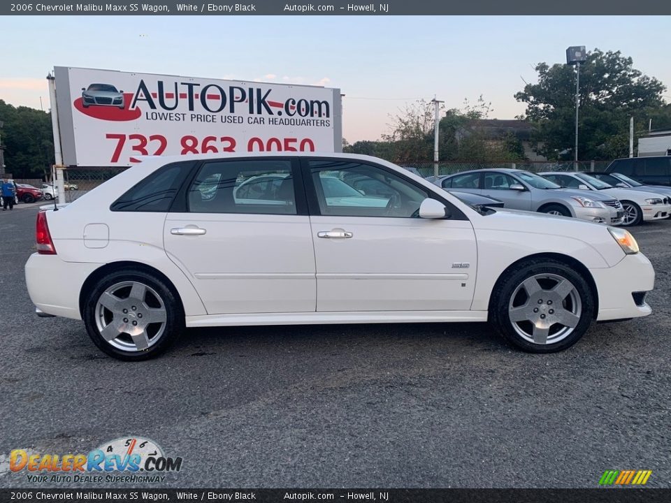 2006 Chevrolet Malibu Maxx SS Wagon White / Ebony Black Photo #2