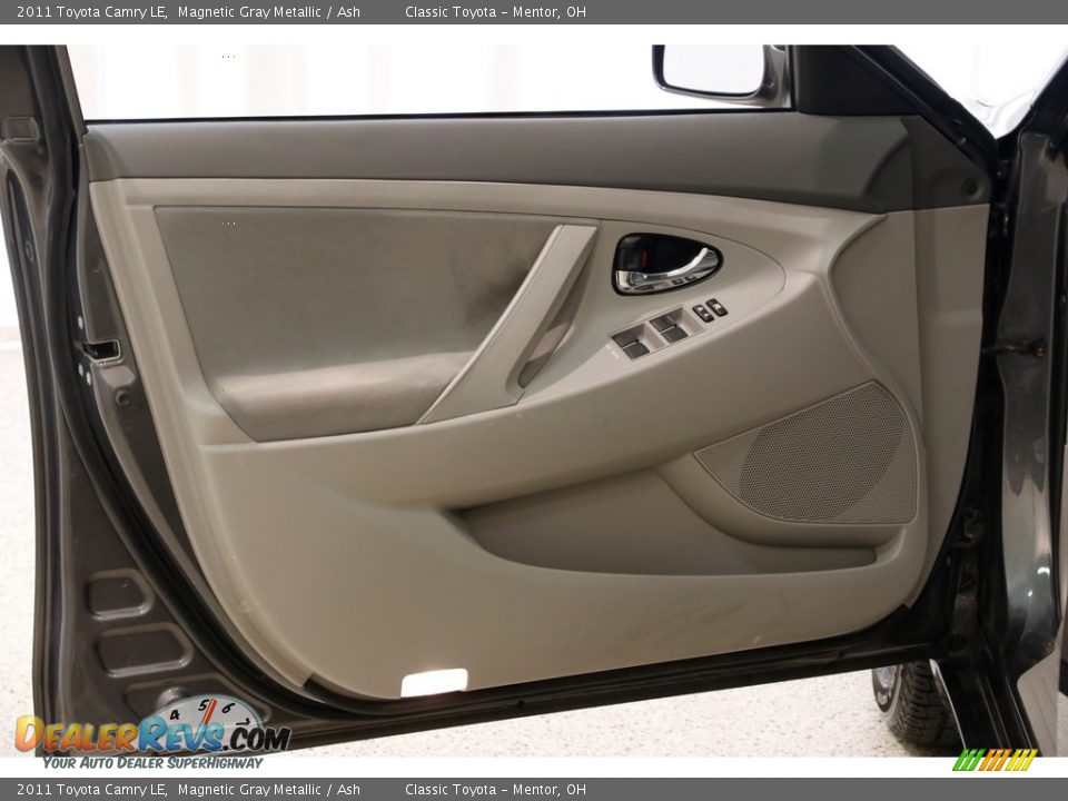 2011 Toyota Camry LE Magnetic Gray Metallic / Ash Photo #4
