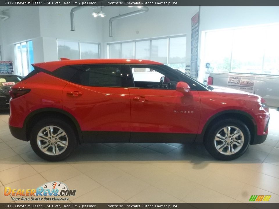 2019 Chevrolet Blazer 2.5L Cloth Red Hot / Jet Black Photo #8