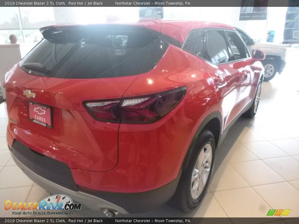 2019 Chevrolet Blazer 2.5L Cloth Red Hot / Jet Black Photo #9