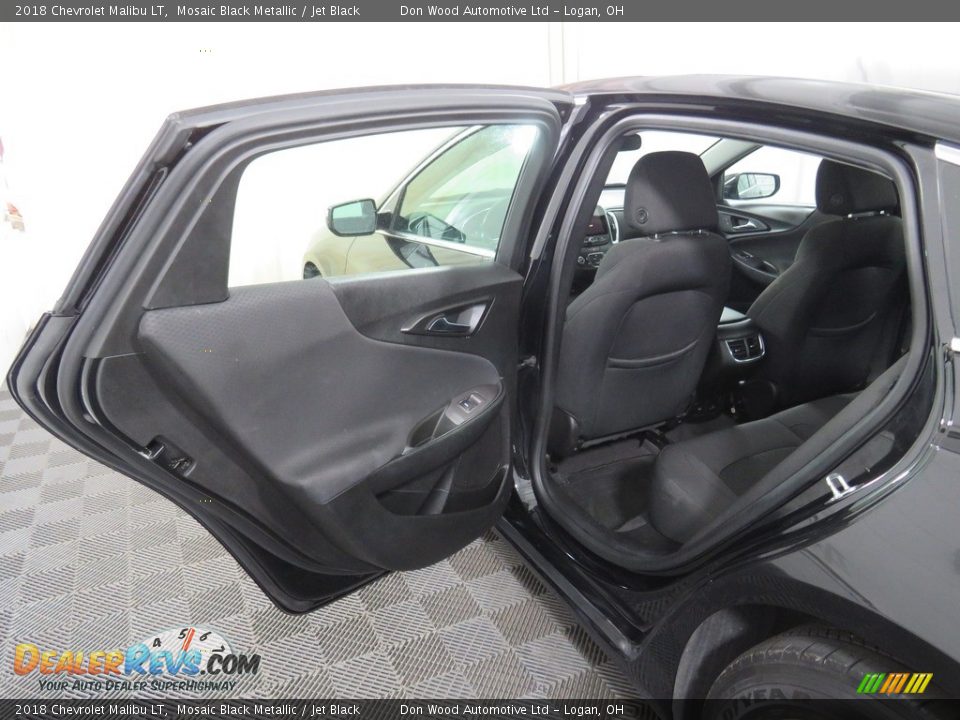 2018 Chevrolet Malibu LT Mosaic Black Metallic / Jet Black Photo #31