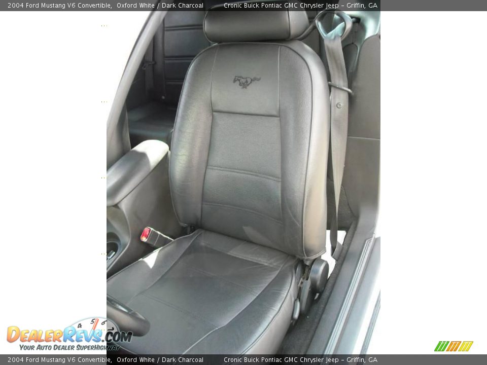 2004 Ford Mustang V6 Convertible Oxford White / Dark Charcoal Photo #11