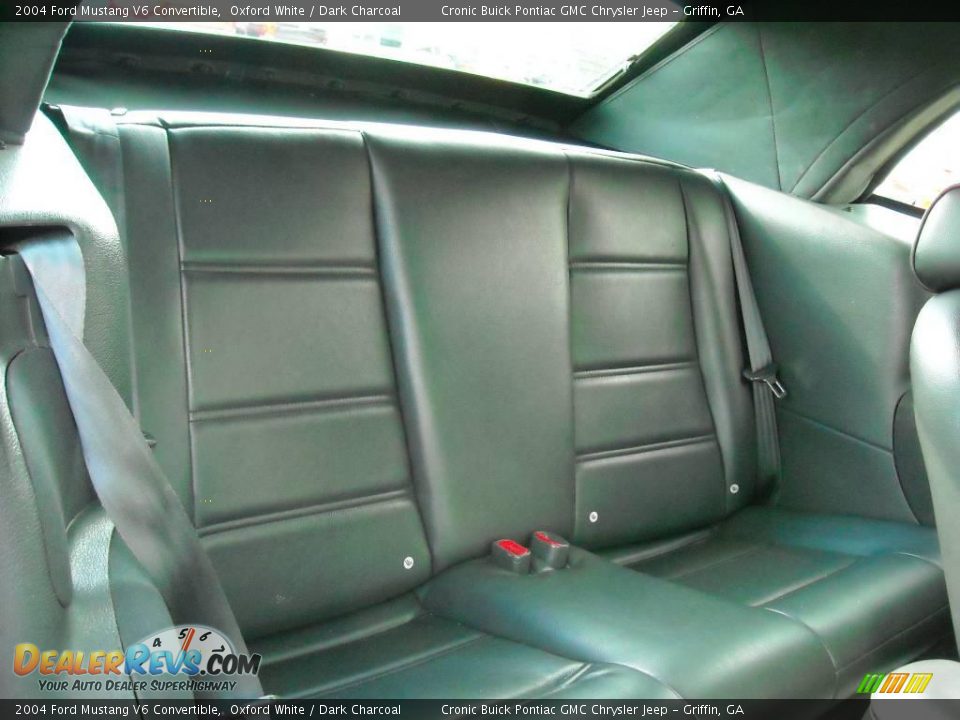 2004 Ford Mustang V6 Convertible Oxford White / Dark Charcoal Photo #14