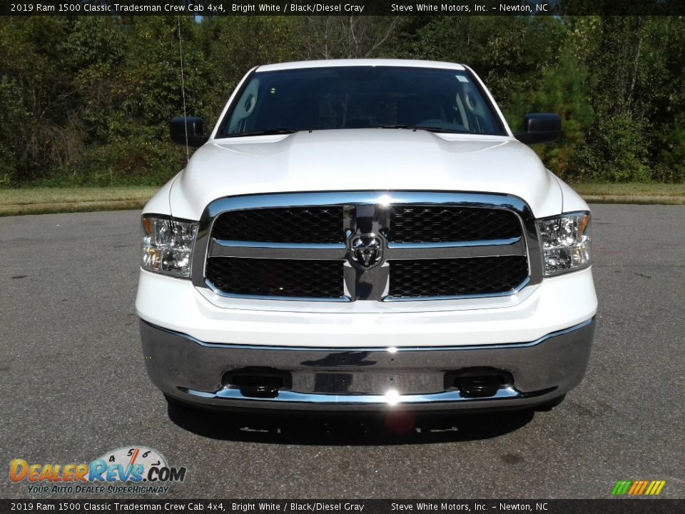 2019 Ram 1500 Classic Tradesman Crew Cab 4x4 Bright White / Black/Diesel Gray Photo #3