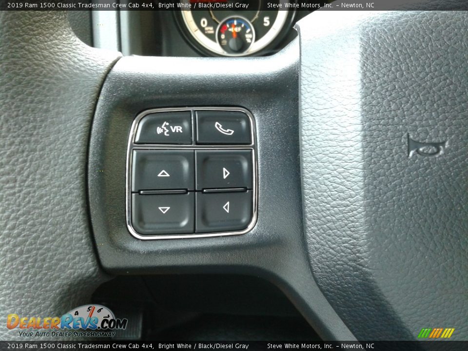2019 Ram 1500 Classic Tradesman Crew Cab 4x4 Bright White / Black/Diesel Gray Photo #15