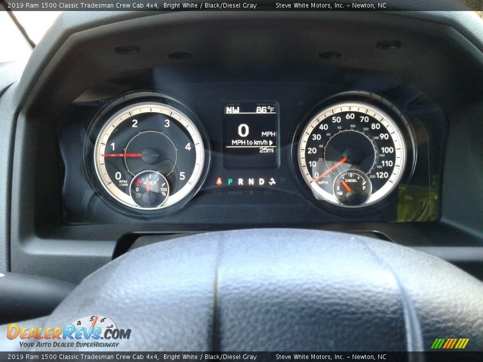 2019 Ram 1500 Classic Tradesman Crew Cab 4x4 Bright White / Black/Diesel Gray Photo #17