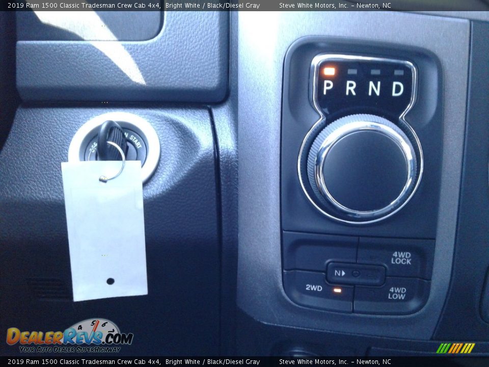2019 Ram 1500 Classic Tradesman Crew Cab 4x4 Bright White / Black/Diesel Gray Photo #21