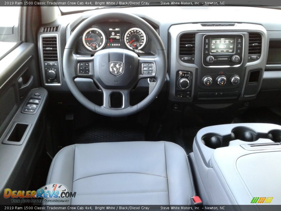 2019 Ram 1500 Classic Tradesman Crew Cab 4x4 Bright White / Black/Diesel Gray Photo #24