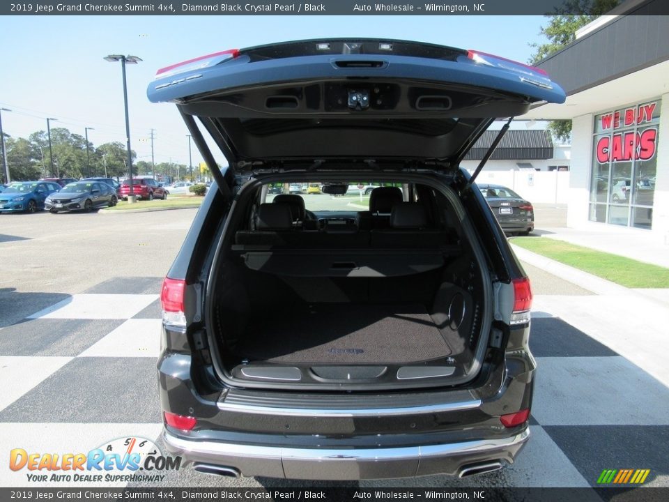 2019 Jeep Grand Cherokee Summit 4x4 Diamond Black Crystal Pearl / Black Photo #5