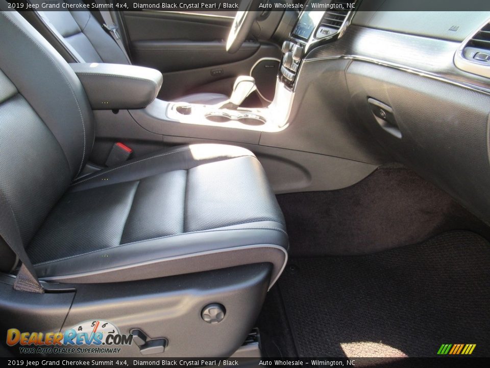 2019 Jeep Grand Cherokee Summit 4x4 Diamond Black Crystal Pearl / Black Photo #11