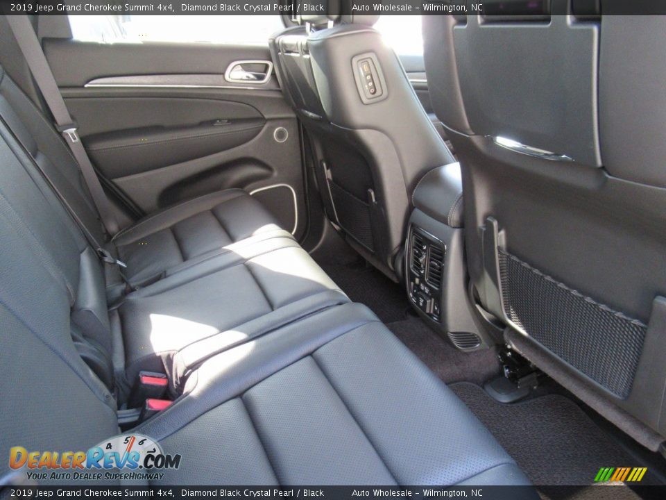 2019 Jeep Grand Cherokee Summit 4x4 Diamond Black Crystal Pearl / Black Photo #12