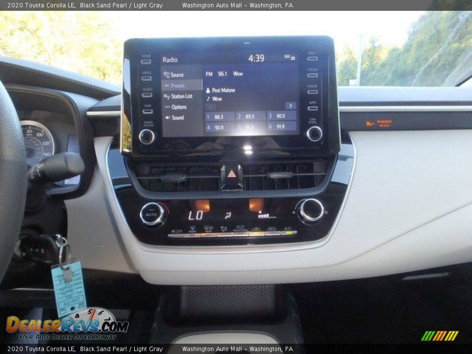 2020 Toyota Corolla LE Black Sand Pearl / Light Gray Photo #17