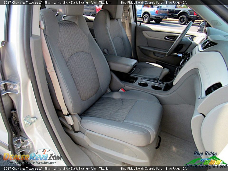 2017 Chevrolet Traverse LS Silver Ice Metallic / Dark Titanium/Light Titanium Photo #11