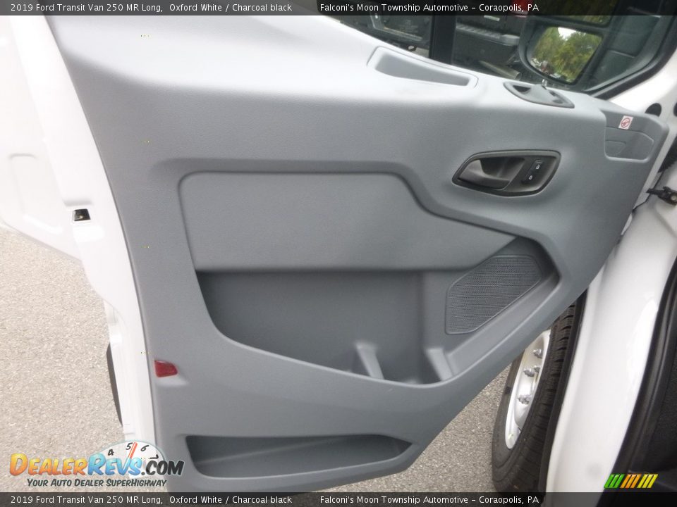 2019 Ford Transit Van 250 MR Long Oxford White / Charcoal black Photo #10