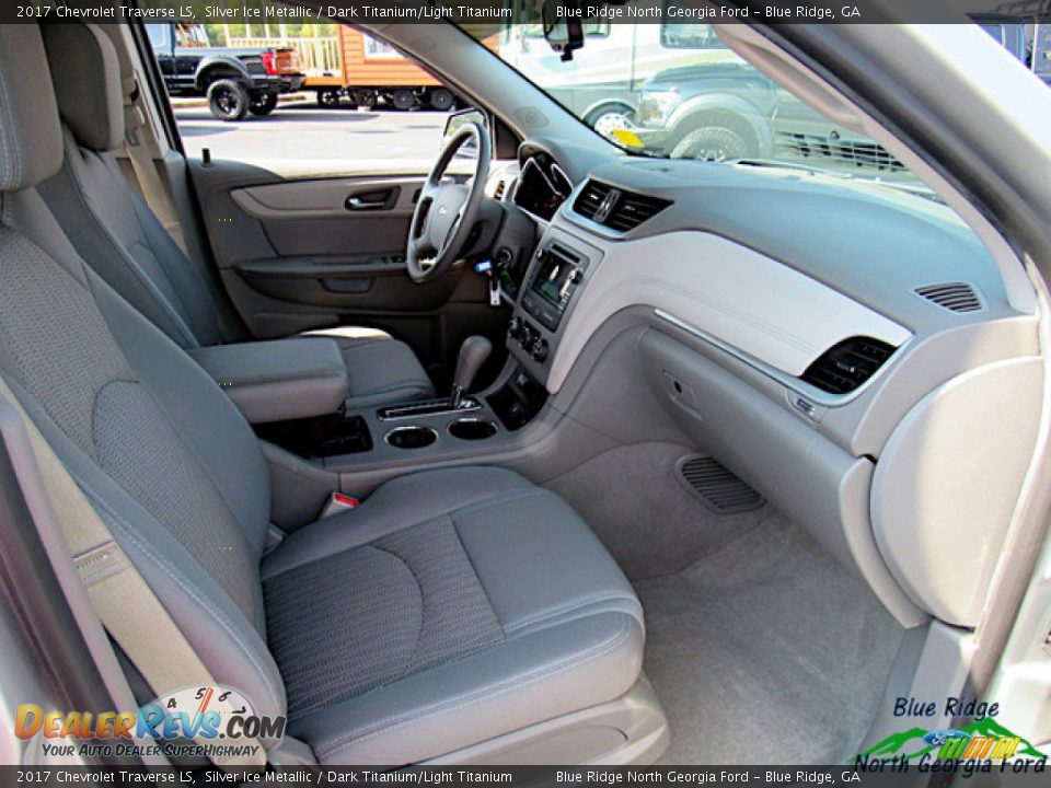 2017 Chevrolet Traverse LS Silver Ice Metallic / Dark Titanium/Light Titanium Photo #28