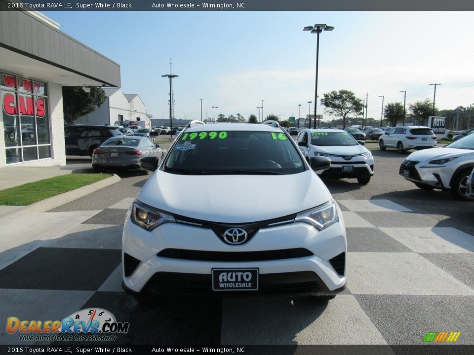 2016 Toyota RAV4 LE Super White / Black Photo #2