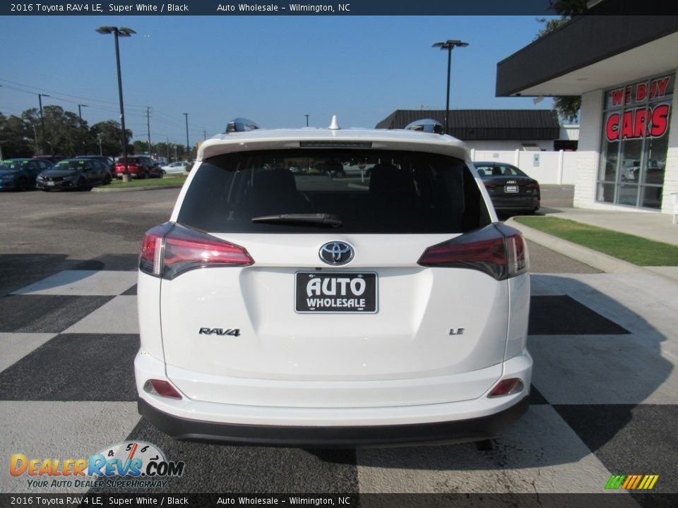 2016 Toyota RAV4 LE Super White / Black Photo #4