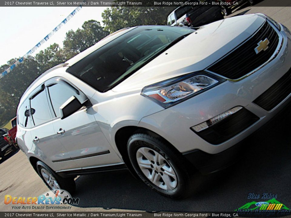 2017 Chevrolet Traverse LS Silver Ice Metallic / Dark Titanium/Light Titanium Photo #31