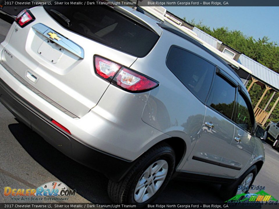 2017 Chevrolet Traverse LS Silver Ice Metallic / Dark Titanium/Light Titanium Photo #32
