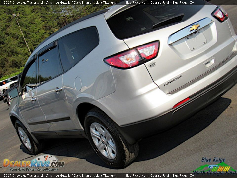 2017 Chevrolet Traverse LS Silver Ice Metallic / Dark Titanium/Light Titanium Photo #33