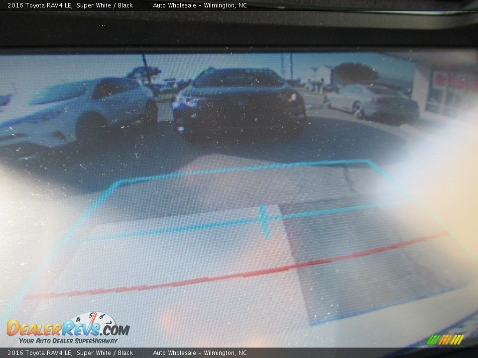 2016 Toyota RAV4 LE Super White / Black Photo #18