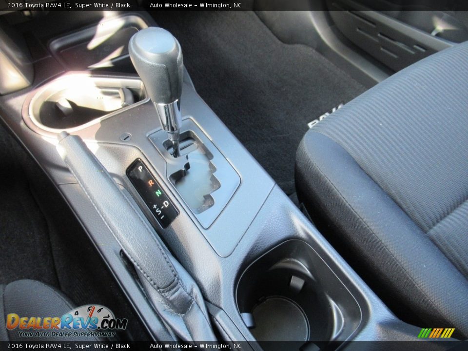 2016 Toyota RAV4 LE Super White / Black Photo #19