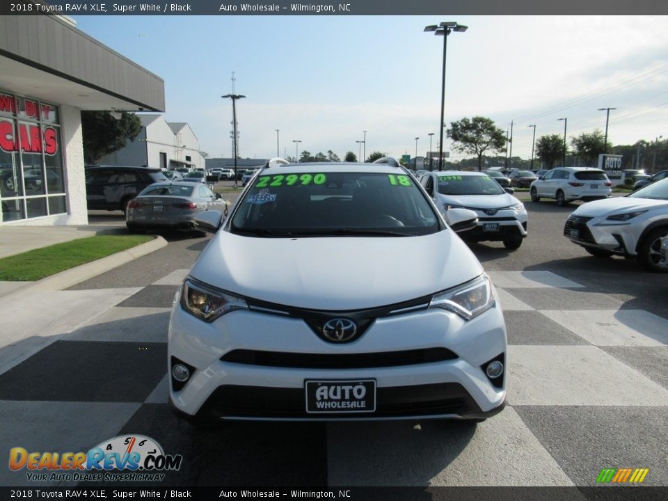 2018 Toyota RAV4 XLE Super White / Black Photo #2