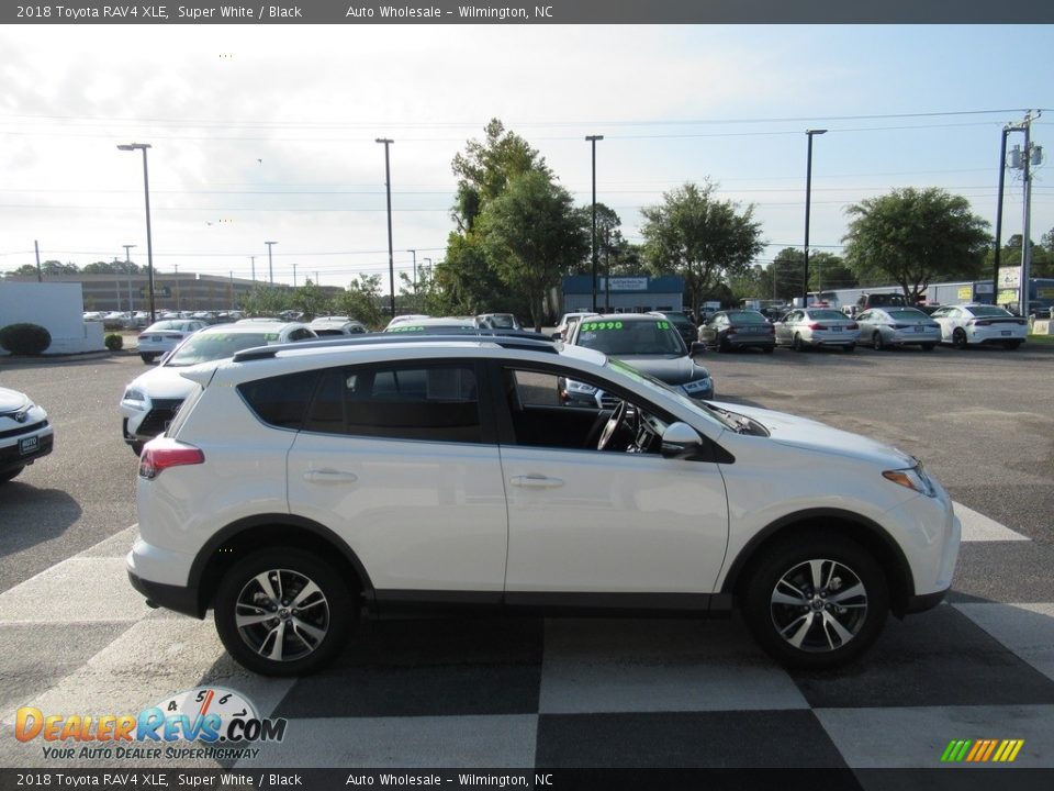2018 Toyota RAV4 XLE Super White / Black Photo #3