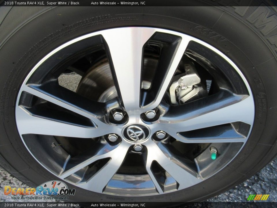 2018 Toyota RAV4 XLE Super White / Black Photo #7