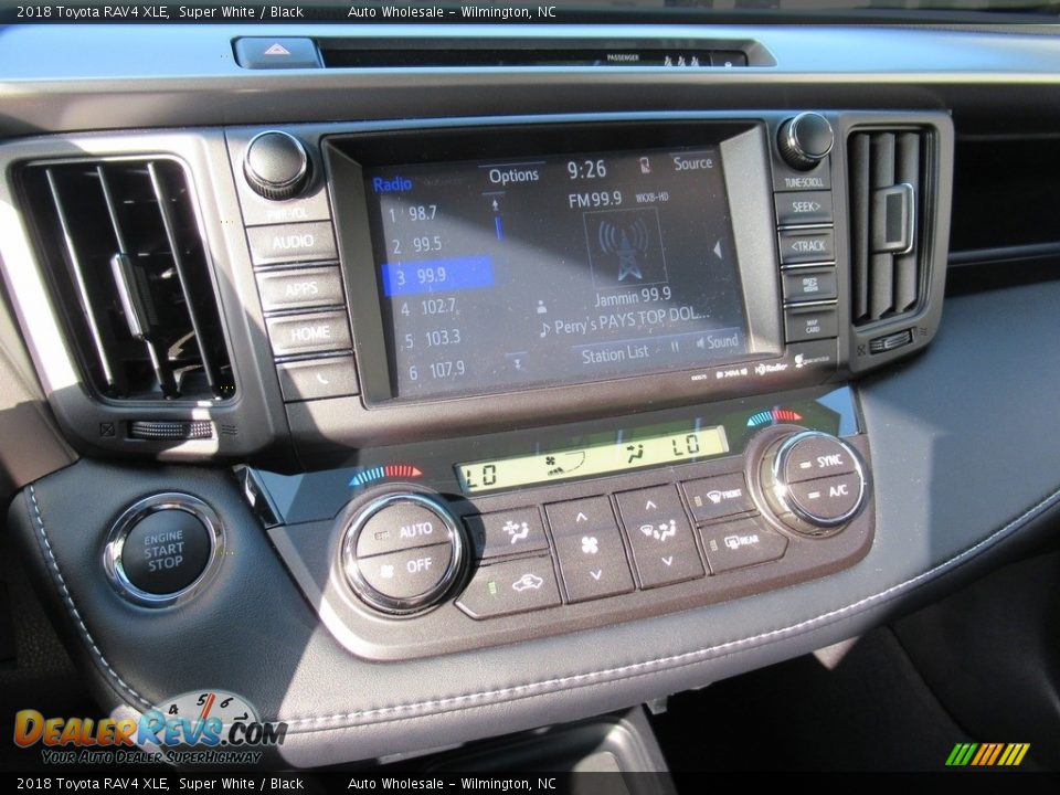 2018 Toyota RAV4 XLE Super White / Black Photo #18