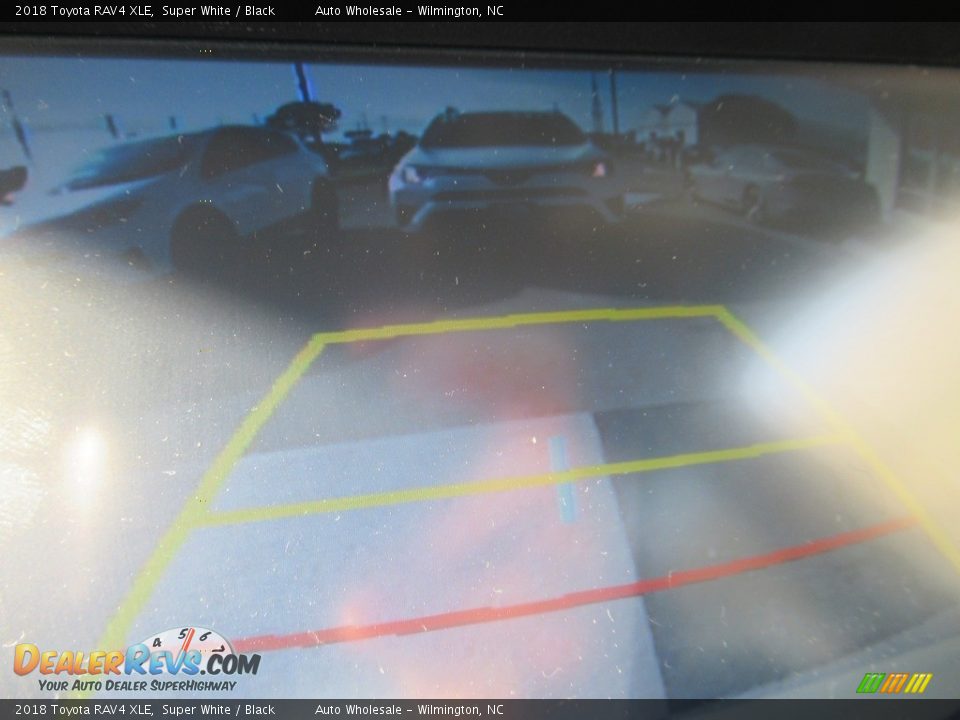 2018 Toyota RAV4 XLE Super White / Black Photo #19