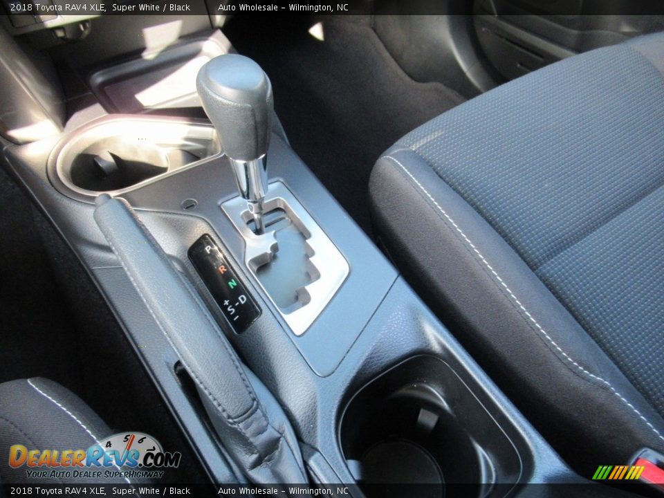 2018 Toyota RAV4 XLE Super White / Black Photo #20