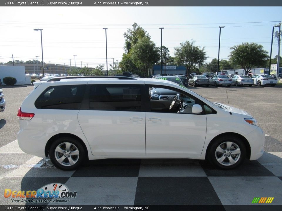 2014 Toyota Sienna LE Super White / Bisque Photo #3